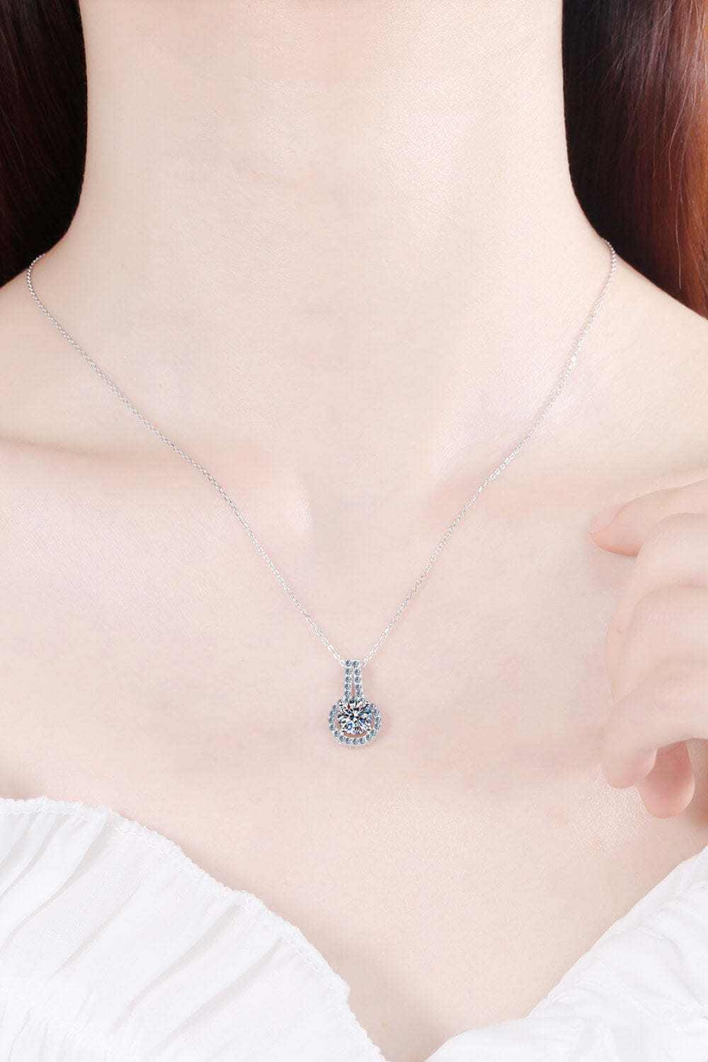 Build You Up Moissanite Round Pendant Chain Necklace Trendsi