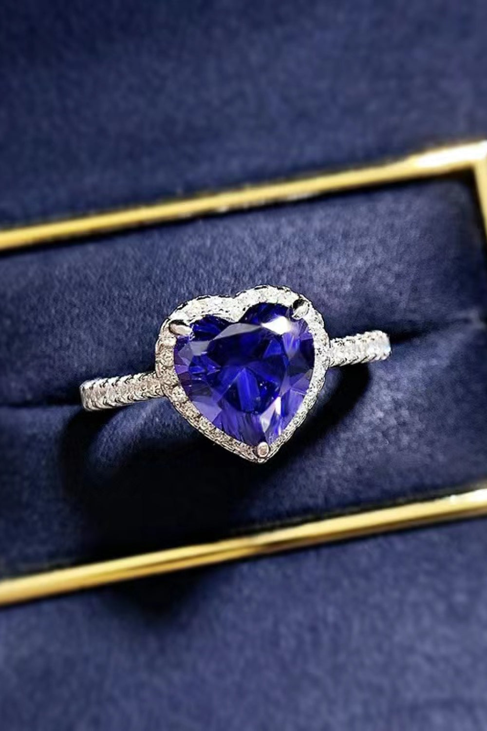 2 Carat Moissanite Heart-Shaped Side Stone Ring Trendsi