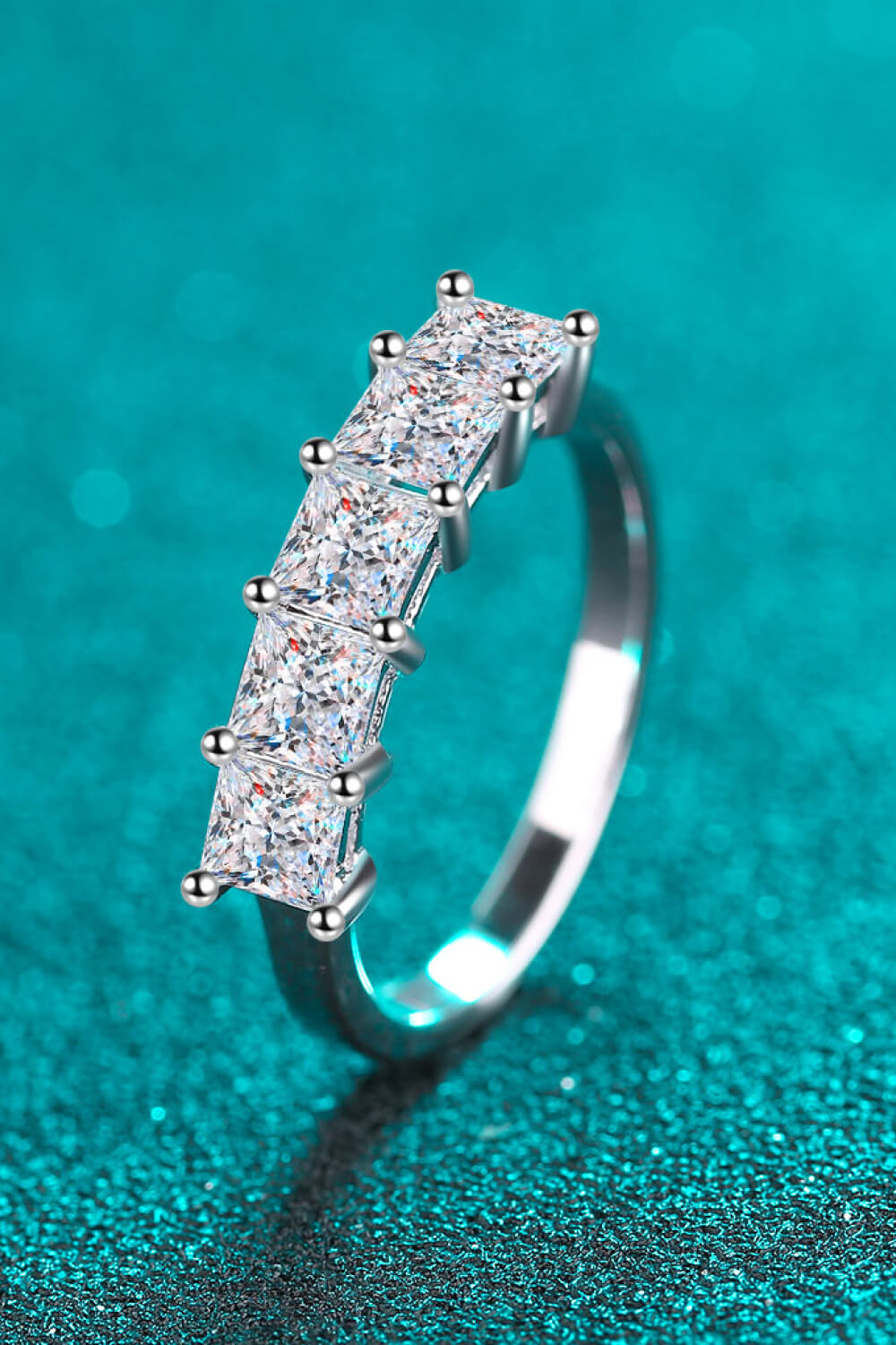 Romantic Surprise 2 Carat Moissanite Rhodium-Plated Ring Trendsi